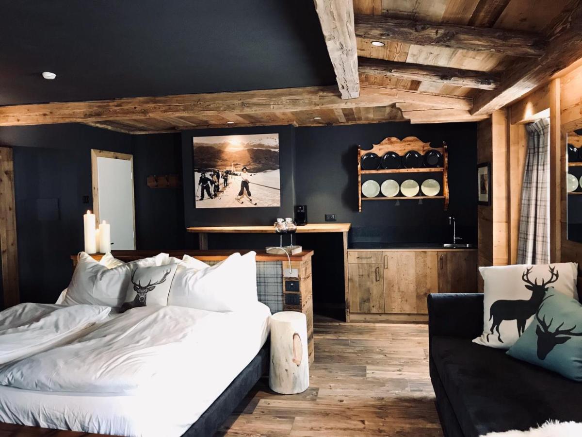 John Luxury Suites 폴가리아 외부 사진